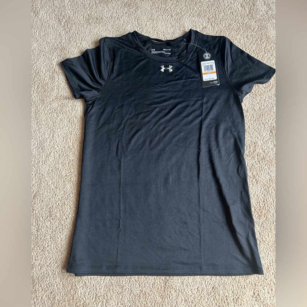 Woman’s small under armour tee